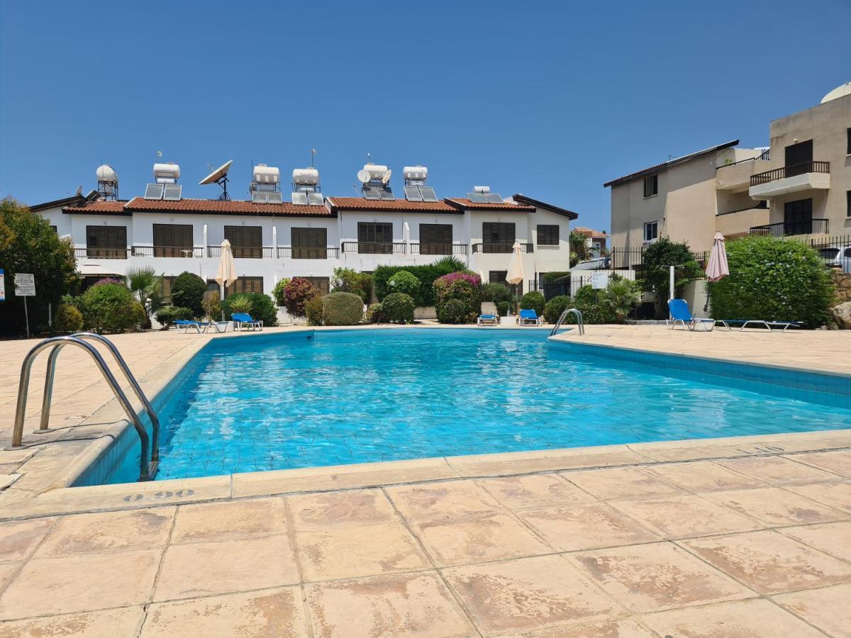 Natalia'S Townhouse, Margarita Gardens 003 Villa Paphos Exterior photo